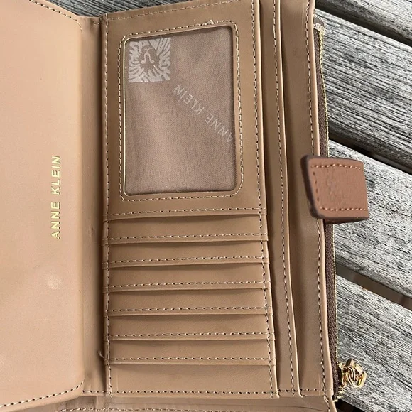 Anne Klein Bags | Tile Lion Logo Wristlet With Horse Bit Anne Klein *NWOT - Picture 8 of 12